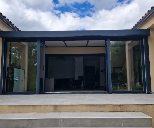 Réalisation d’une véranda Rénoval à Argilliers dans le Gard