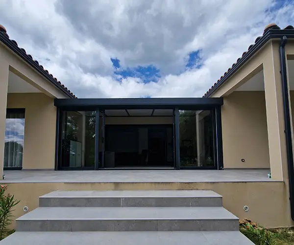 Réalisation d’une véranda Rénoval à Argilliers dans le Gard